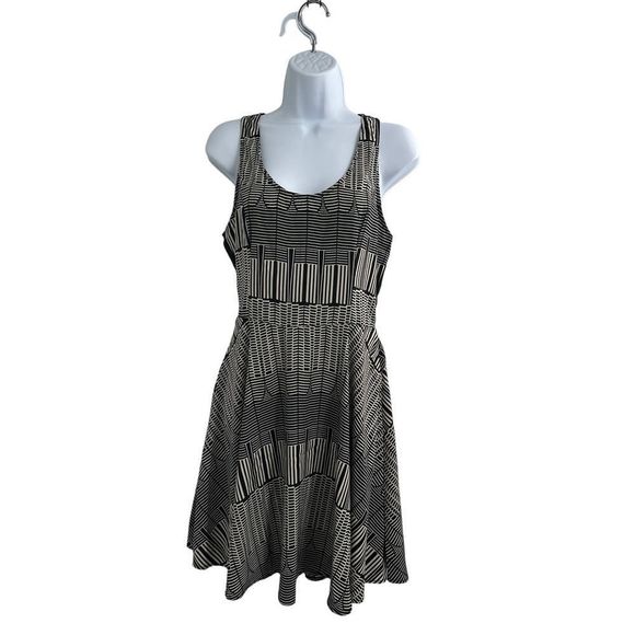 LUSH Black/Cream Sleeveless Mesh Back Dress Small‎ - Picture 1 of 10